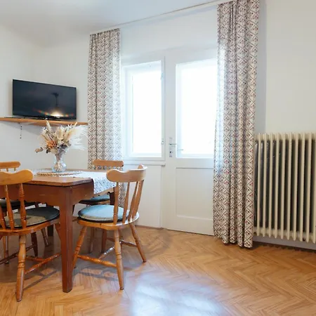 House Skantar Appartamento