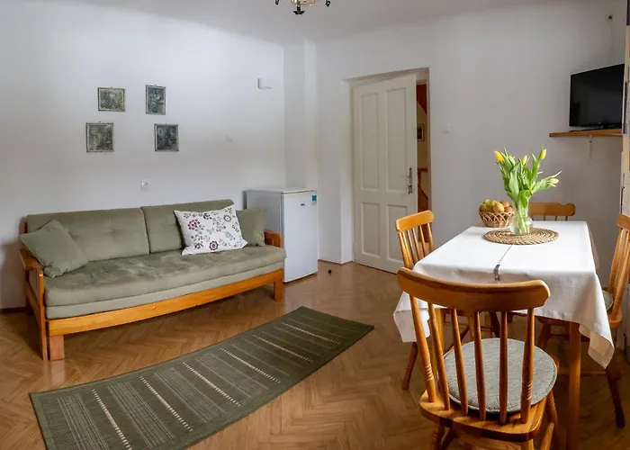 アパート House Skantar